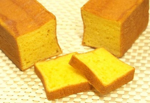 5倍増しのたっぷりバターの黄金の食パンを販売--川越ベーカリー楽楽